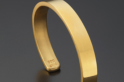 Allure Svelte Gold Bracelet